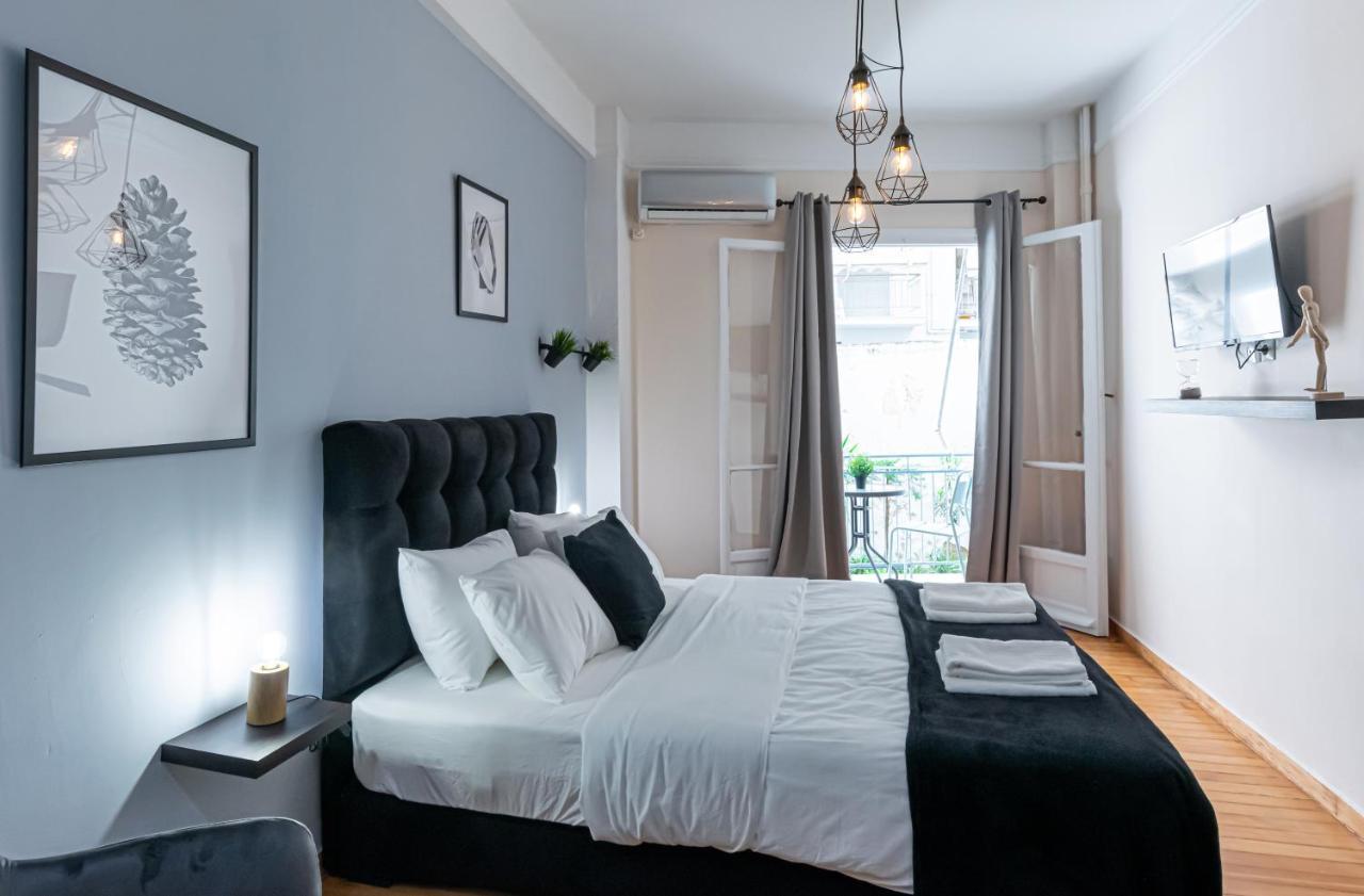 Couple Getaway With Queen Bed Apartment Athens Exterior photo