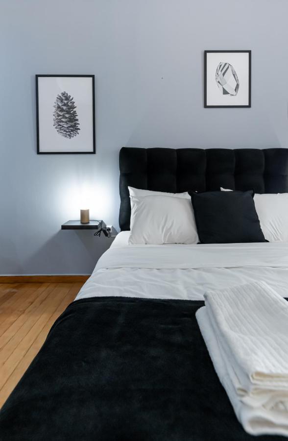 Couple Getaway With Queen Bed Apartment Athens Exterior photo